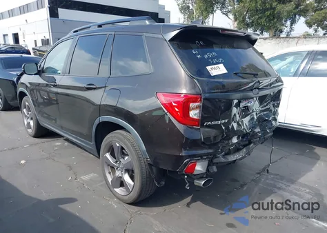 2019 Honda Passport Touring z USA, uszkodzony, nr VIN 5FNYF7H97KB005438